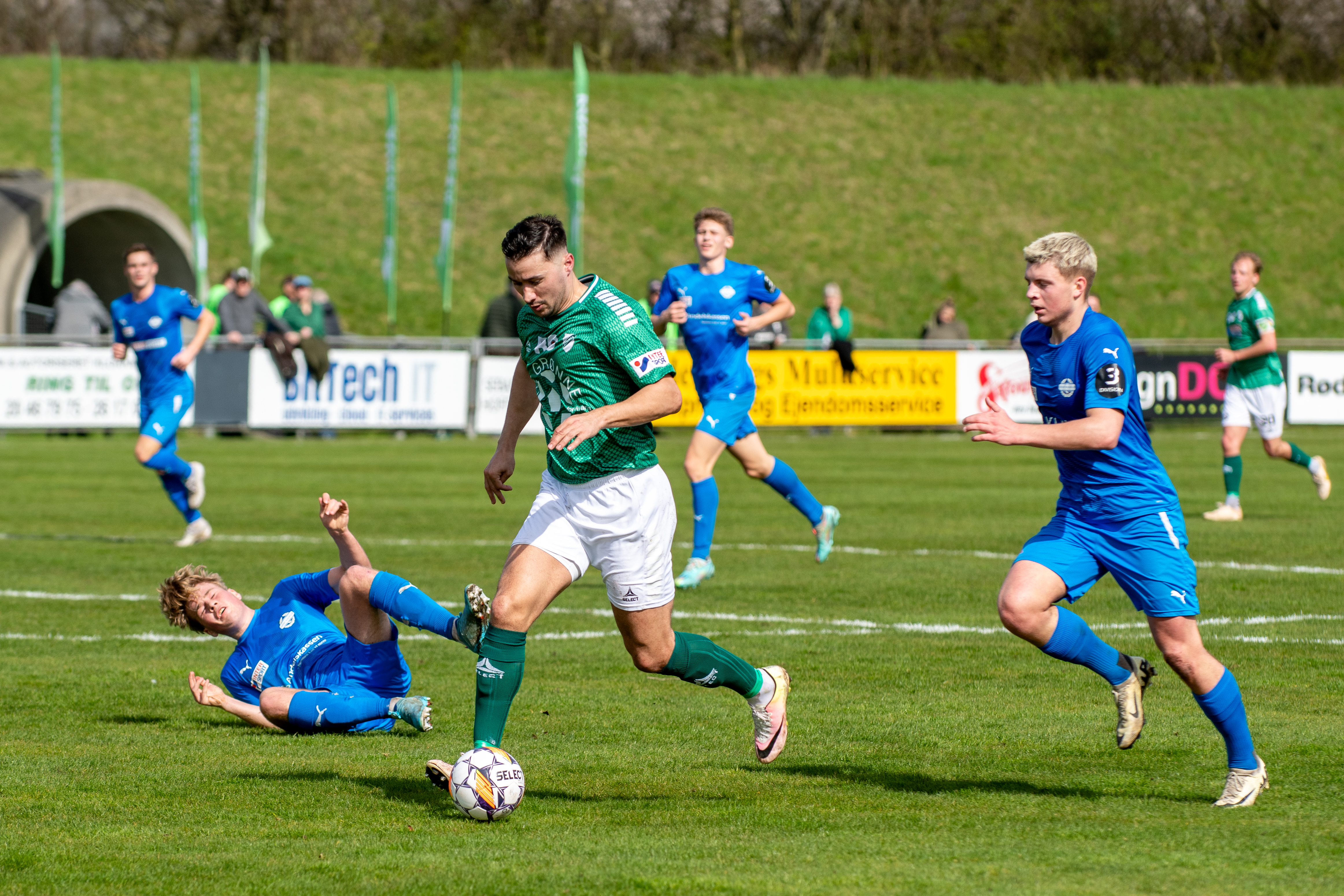 Regulær målfest i grundspilsafslutningen